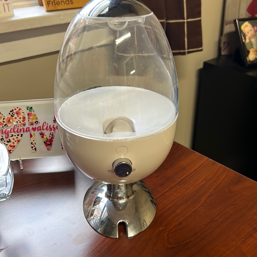 Candy dispenser